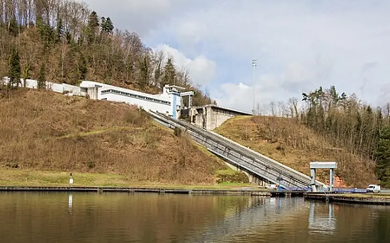 Le Canal de la Marne au Rhin à vélo.
