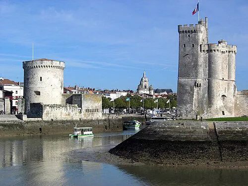 L’entrée du vieux port de La Rochelle.